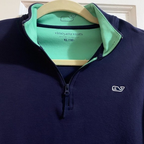 Vineyard Vines pullover youth XL - Picture 2 of 4